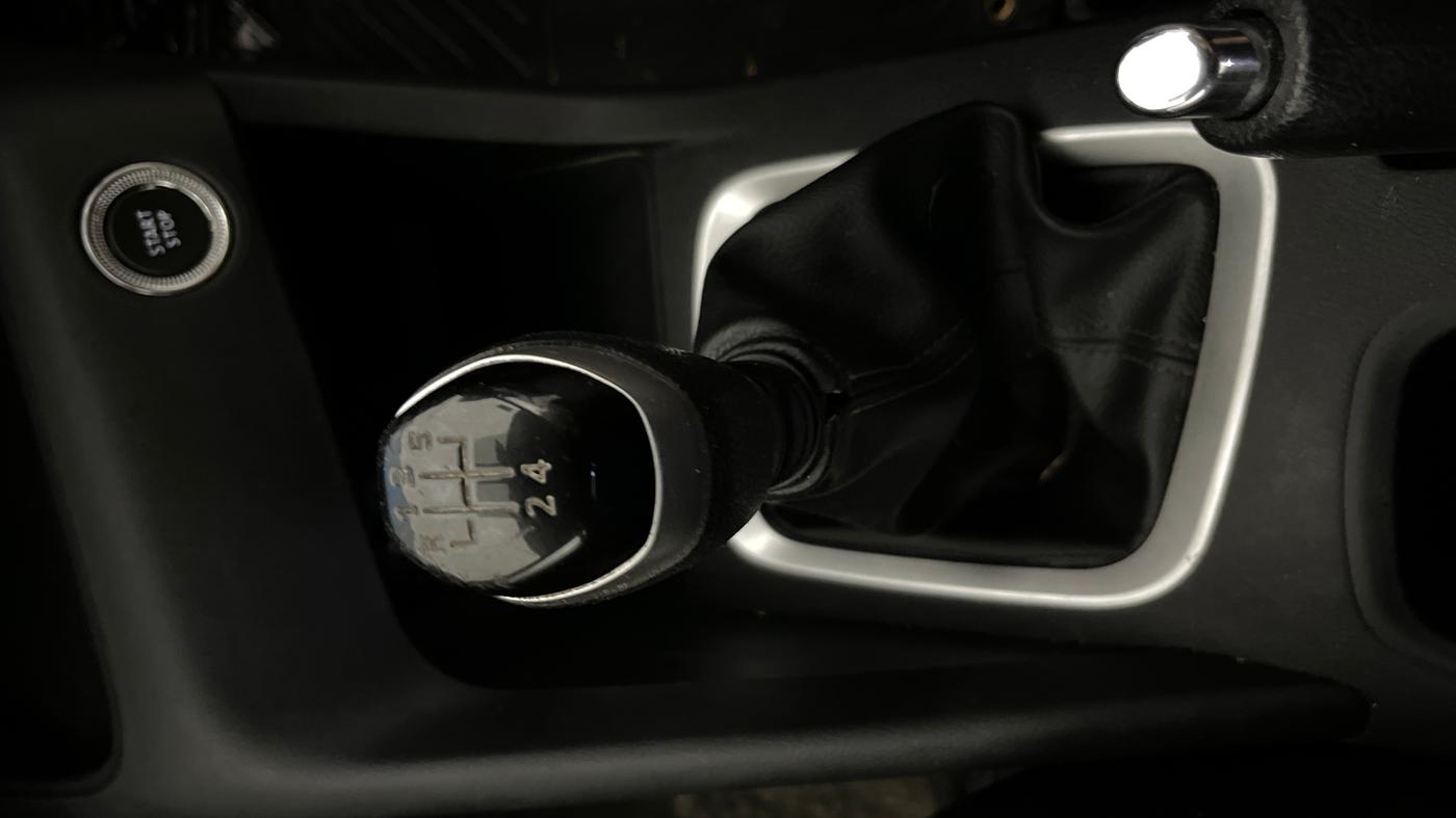 2025 Nissan MAGNITE N-Connecta B4D 1.0 Petrol MT, CNG, Manual, 26,116 km, Gear Lever