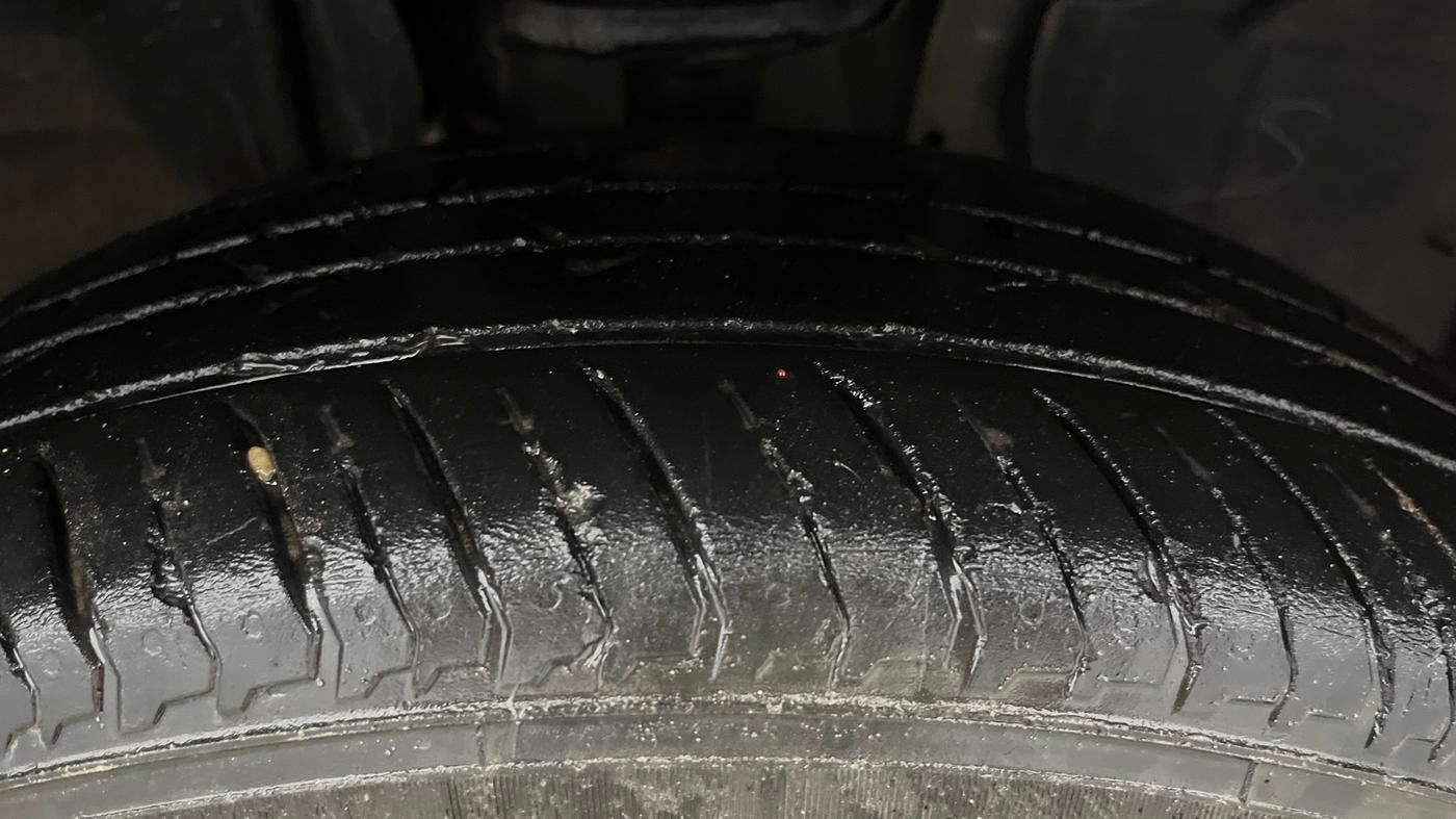 2025 Nissan MAGNITE N-Connecta B4D 1.0 Petrol MT, CNG, Manual, 26,116 km, Right Front Tyre Tread