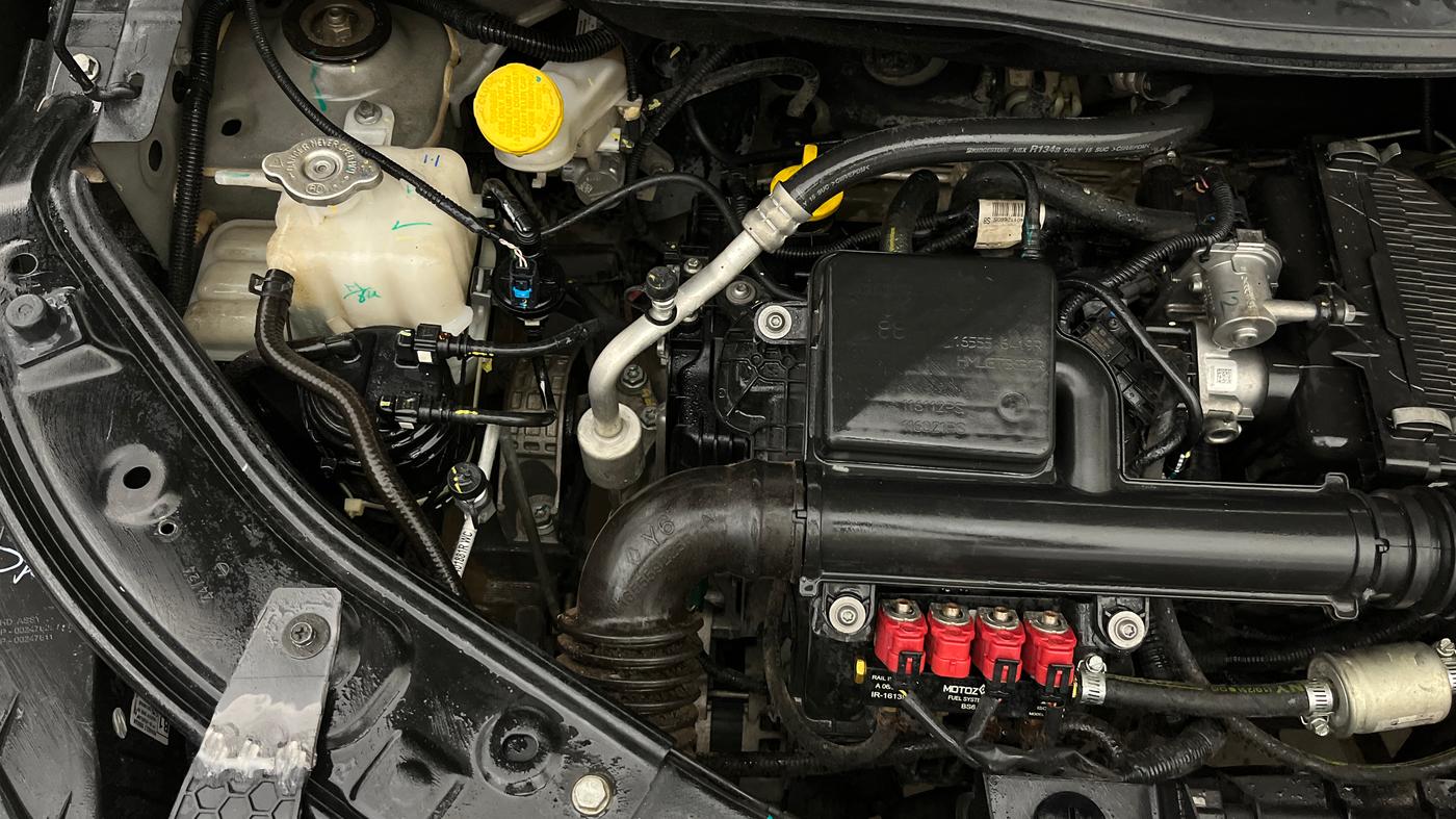 2025 Nissan MAGNITE N-Connecta B4D 1.0 Petrol MT, CNG, Manual, 26,116 km, Engine View - Right