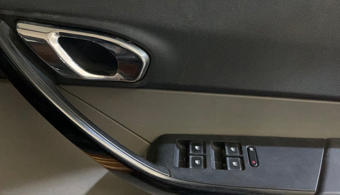 2016 Tata Tiago XZ PETROL, CNG, Manual, 66,495 km, Driver Side Door Panels Control
