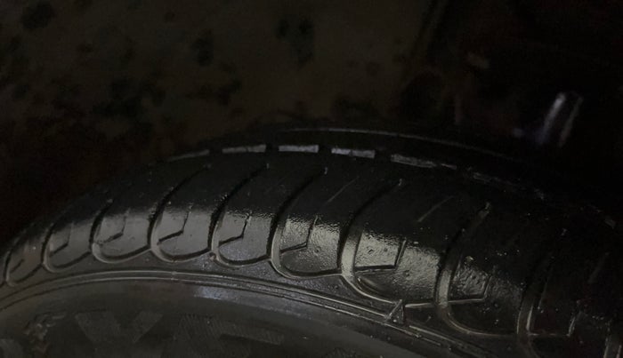 2016 Tata Tiago XZ PETROL, CNG, Manual, 66,495 km, Left Front Tyre Tread
