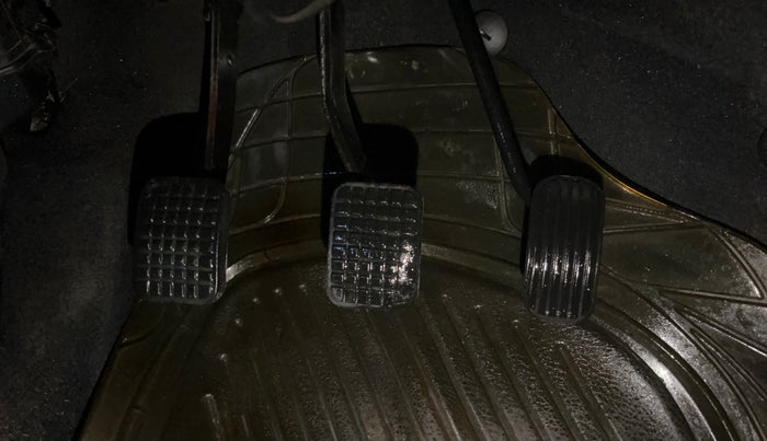 2016 Tata Tiago XZ PETROL, CNG, Manual, 66,495 km, Pedals