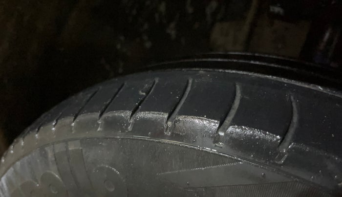 2016 Tata Tiago XZ PETROL, CNG, Manual, 66,495 km, Right Front Tyre Tread