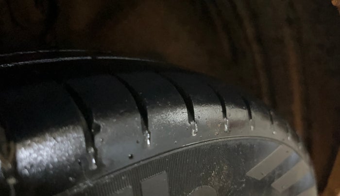 2016 Tata Tiago XZ PETROL, CNG, Manual, 66,495 km, Right Rear Tyre Tread