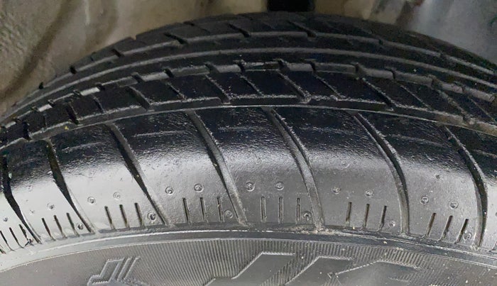 2016 Nissan Micra Active XL, Petrol, Manual, 52,518 km, Right Front Tyre Tread