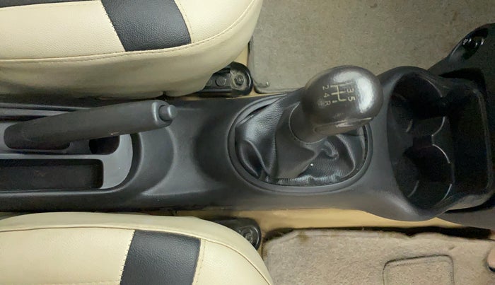 2016 Nissan Micra Active XL, Petrol, Manual, 52,518 km, Gear Lever