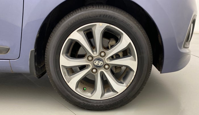 2015 Hyundai Xcent SX AT 1.2 OPT, Petrol, Automatic, 58,467 km, Right Front Wheel