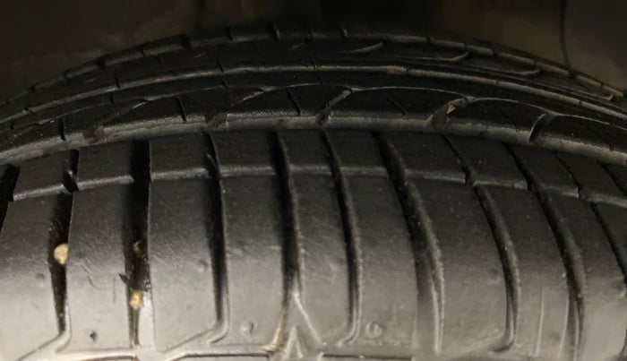 2015 Hyundai Xcent SX AT 1.2 OPT, Petrol, Automatic, 58,467 km, Right Front Tyre Tread