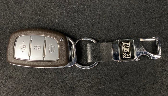 2015 Hyundai Xcent SX AT 1.2 OPT, Petrol, Automatic, 58,467 km, Key Close Up