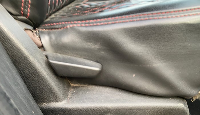 2021 Renault Duster RXZ 1.5 PETROL MT, Petrol, Manual, 67,391 km, Driver Side Adjustment Panel