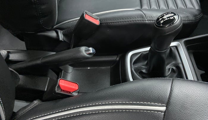 2021 Maruti Swift VXI, Petrol, Manual, 12,045 km, Gear Lever
