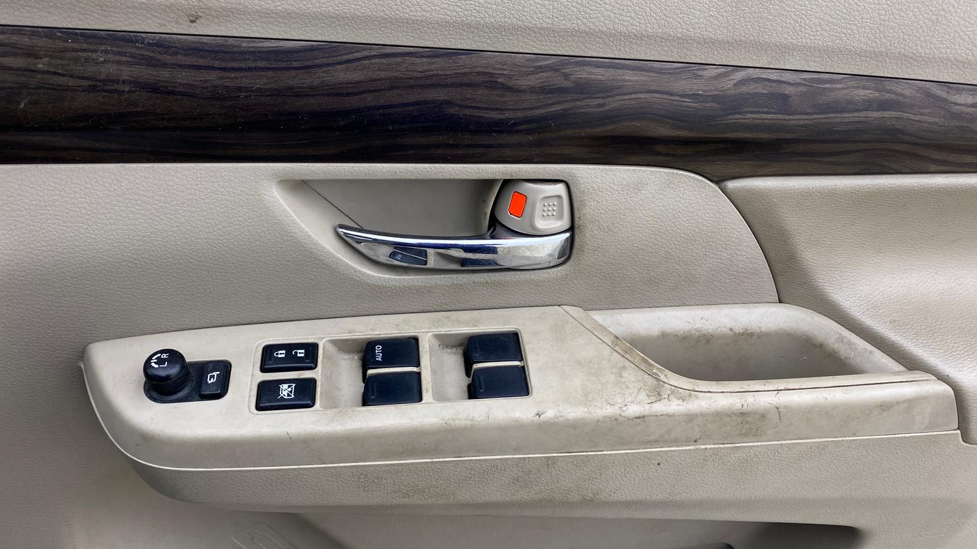 2019 Maruti Ertiga ZXI+ SHVS, Petrol, Manual, 82,157 km, Driver Side Door Panels Control