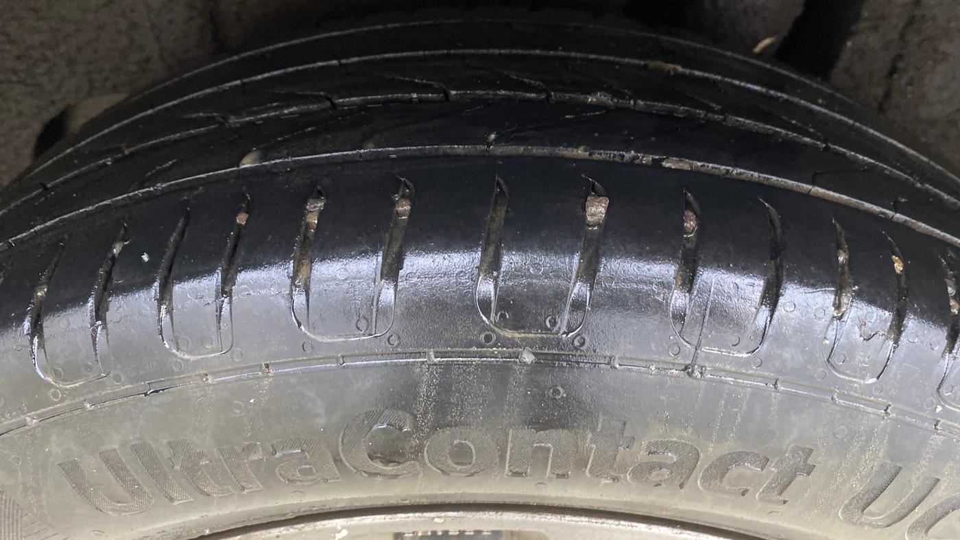 2019 Maruti Ertiga ZXI+ SHVS, Petrol, Manual, 82,157 km, Left Rear Tyre Tread