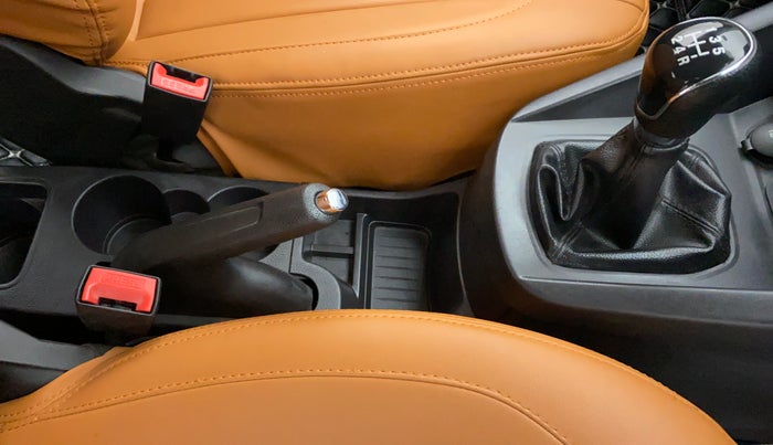 2018 Ford New Figo 1.2 TITANIUM, Petrol, Manual, 28,392 km, Gear Lever