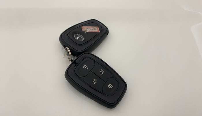 2022 Tata NEXON XZ PLUS (HS) DIESEL, Diesel, Manual, 16,802 km, Key Close Up