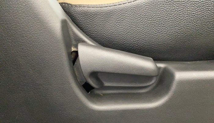 2018 Maruti Wagon R 1.0 VXI, Petrol, Manual, 14,967 km, Driver Side Adjustment Panel