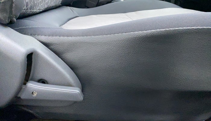 2018 Maruti Alto 800 LXI, Petrol, Manual, 65,451 km, Driver Side Adjustment Panel