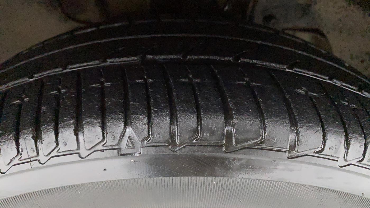 2018 Tata TIGOR Revotron XZA 1.2, Petrol, Automatic, 35,621 km, Right Front Tyre Tread