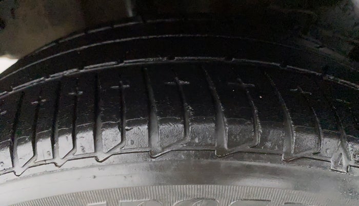 2018 Tata TIGOR Revotron XZA 1.2, Petrol, Automatic, 35,621 km, Right Rear Tyre Tread