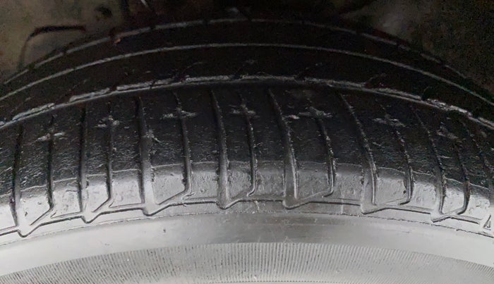 2018 Tata TIGOR Revotron XZA 1.2, Petrol, Automatic, 35,621 km, Left Front Tyre Tread
