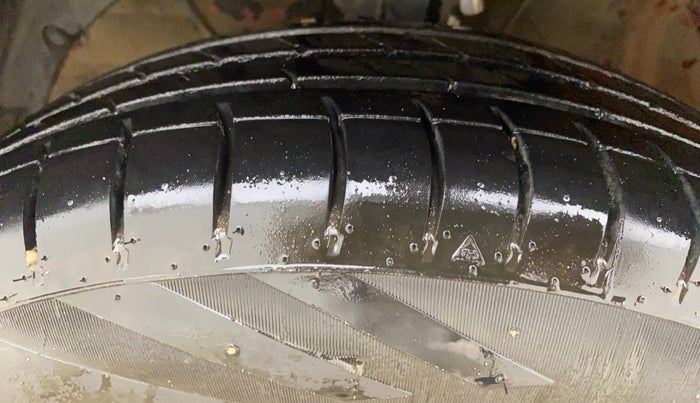 2021 Maruti Dzire VXI, CNG, Manual, 1,09,648 km, Left Front Tyre Tread