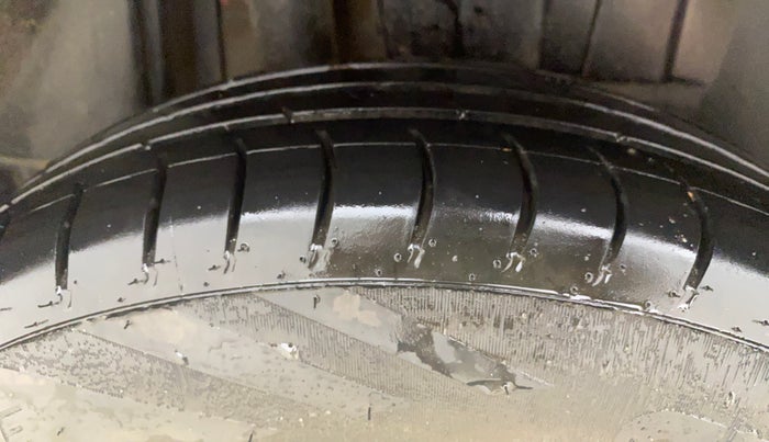 2021 Maruti Dzire VXI, CNG, Manual, 1,09,648 km, Right Rear Tyre Tread