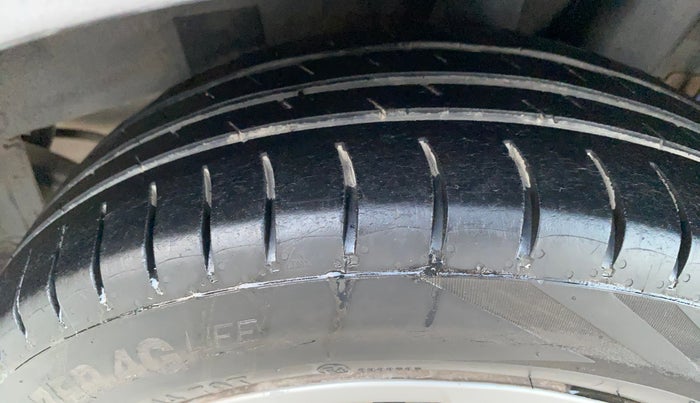 2016 Hyundai Grand i10 MAGNA 1.2 KAPPA VTVT, Petrol, Manual, 1,32,973 km, Left Rear Tyre Tread