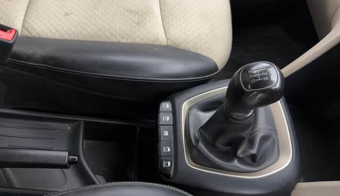 2018 Hyundai NEW SANTRO SPORTZ MT, Petrol, Manual, 38,553 km, Gear Lever
