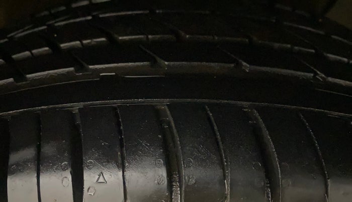 2019 Hyundai Elite i20 ASTA 1.2 (O), Petrol, Manual, 52,570 km, Right Front Tyre Tread