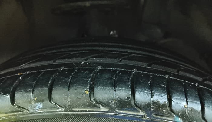 2019 Maruti Baleno ZETA PETROL 1.2, Petrol, Manual, 77,702 km, Right Front Tyre Tread