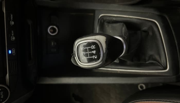 2016 Hyundai Elite i20 ASTA 1.2 (O), CNG, Manual, 63,863 km, Gear Lever
