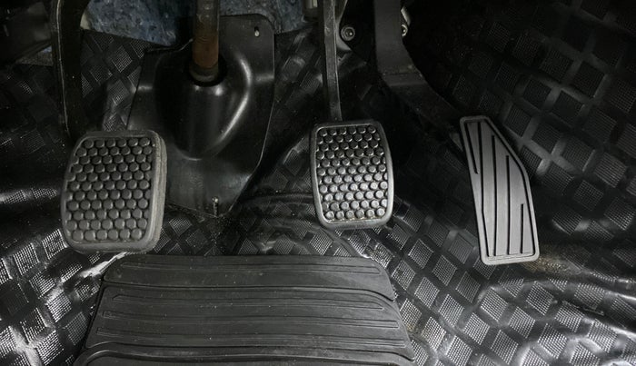 2018 Maruti Alto 800 VXI, Petrol, Manual, 54,221 km, Pedals