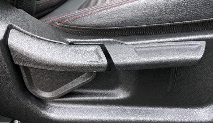 2021 KIA SONET GTX PLUS DCT 1.0, Petrol, Automatic, 13,082 km, Driver Side Adjustment Panel