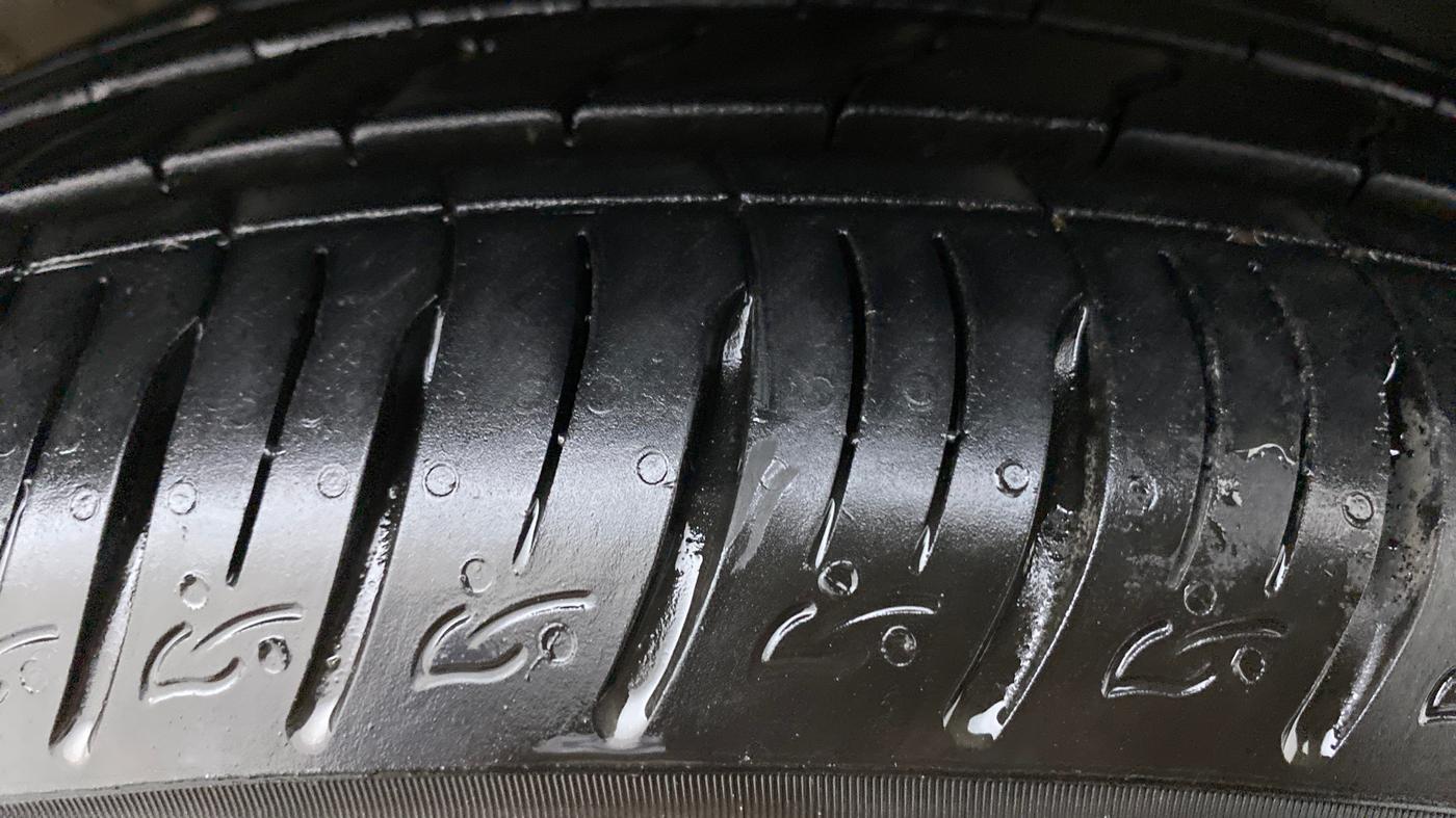 2021 KIA SONET GTX PLUS DCT 1.0, Petrol, Automatic, 13,082 km, Right Front Tyre Tread