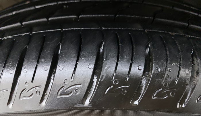 2021 KIA SONET GTX PLUS DCT 1.0, Petrol, Automatic, 13,082 km, Right Front Tyre Tread