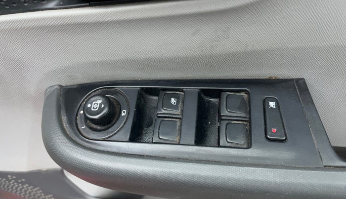 2021 Tata ALTROZ XM PETROL, Petrol, Manual, 90,269 km, Driver Side Door Panels Control