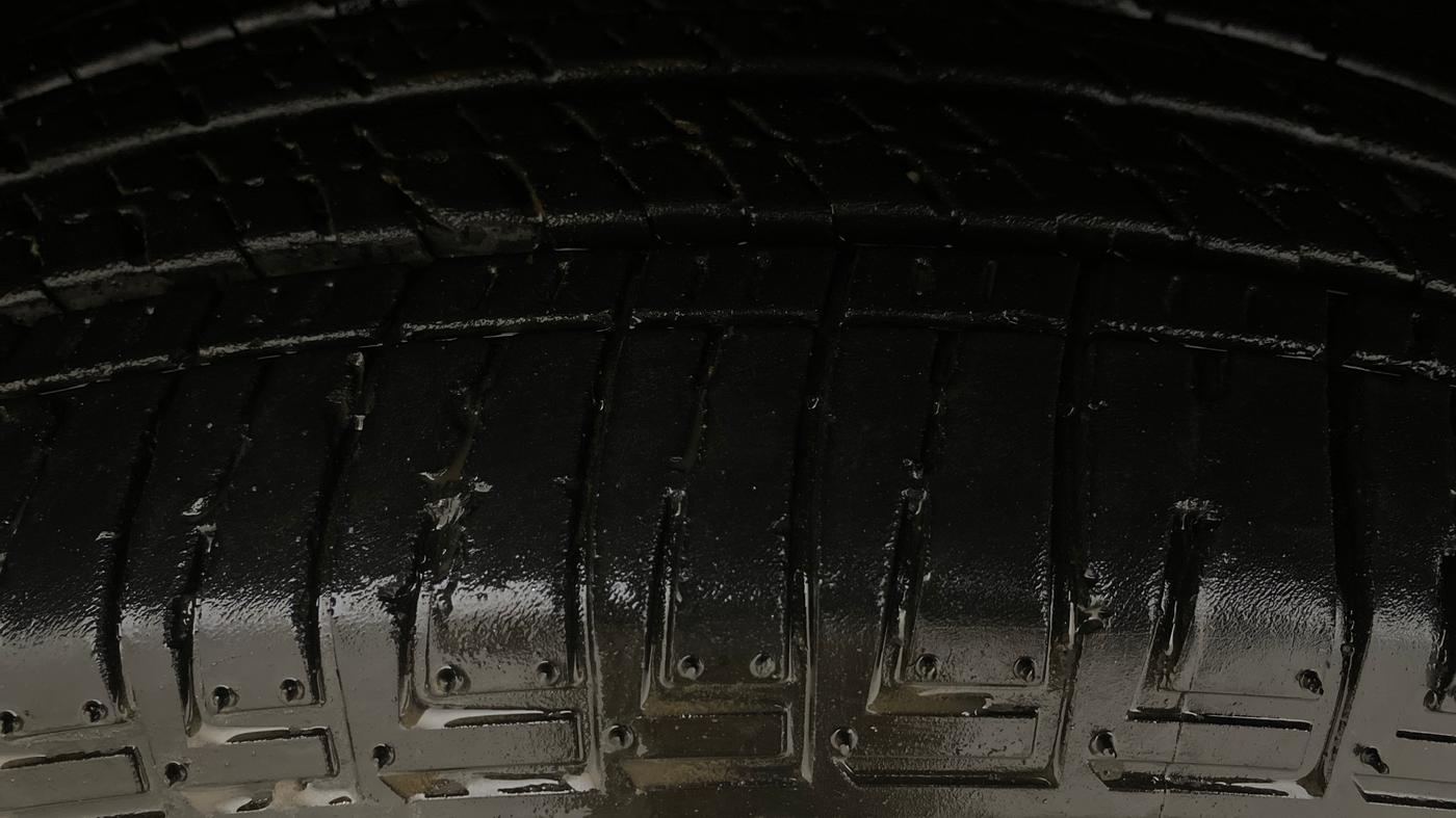 2024 Mahindra SCORPIO-N Z8 Select Diesel AT 2WD, Diesel, Automatic, 11,819 km, Left Front Tyre Tread