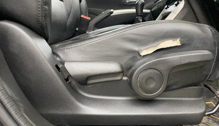 2017 Maruti S Cross ZETA 1.3, Diesel, Manual, 68,717 km, Driver Side Adjustment Panel