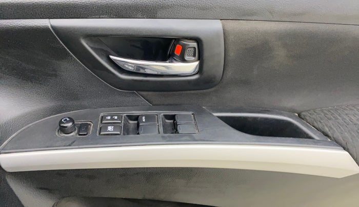 2017 Maruti S Cross ZETA 1.3, Diesel, Manual, 68,717 km, Driver Side Door Panels Control