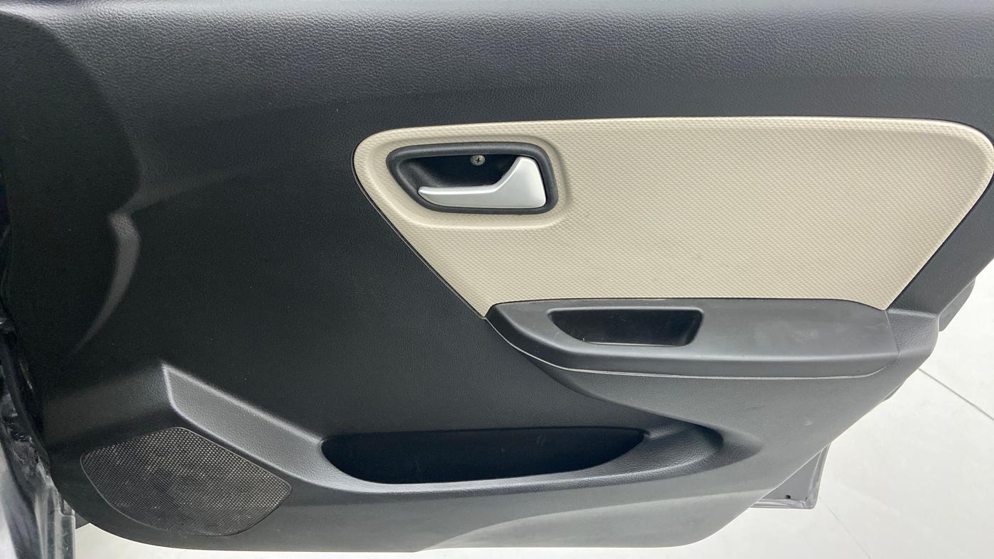 2019 Maruti Alto VXI, Petrol, Manual, 23,360 km, Driver Side Door Panels Control