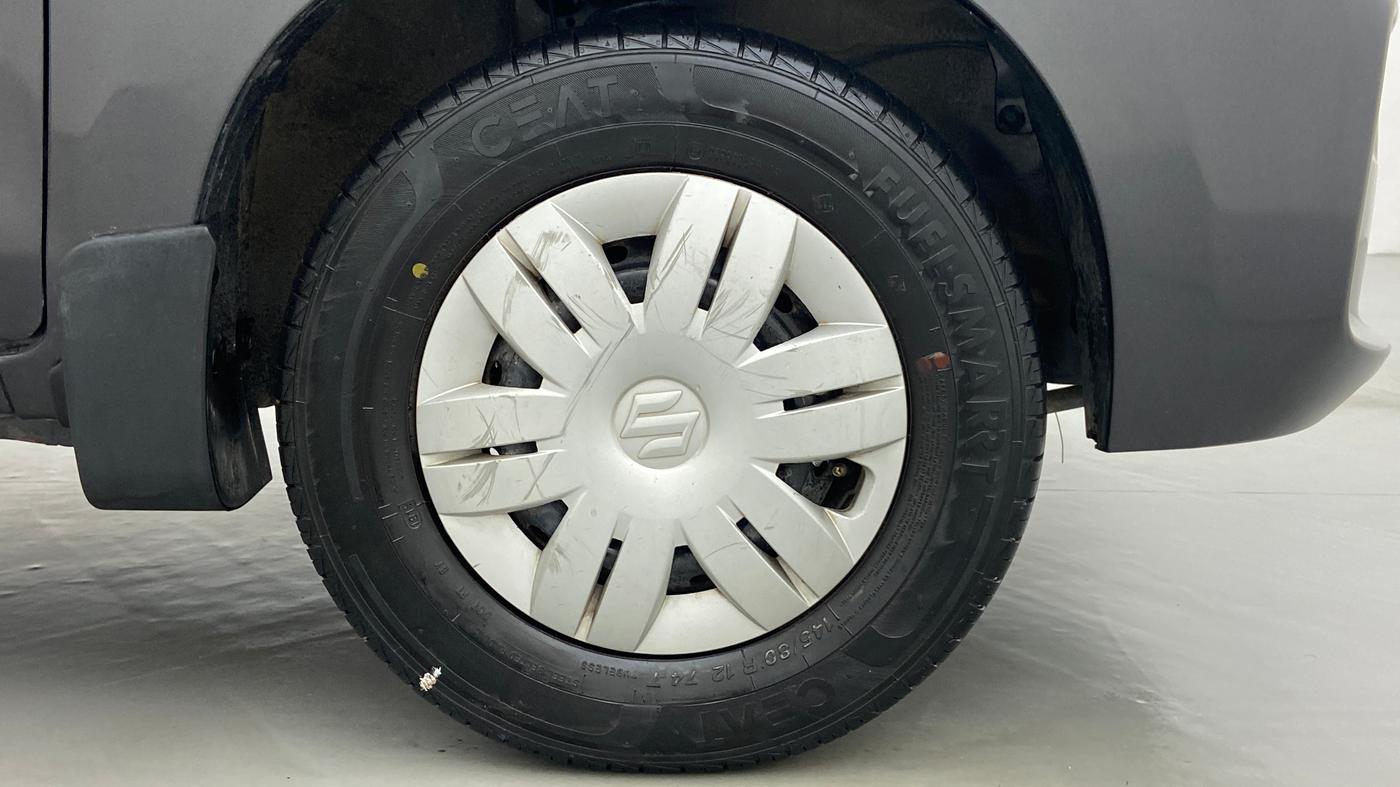 2019 Maruti Alto VXI, Petrol, Manual, 23,360 km, Right Front Wheel