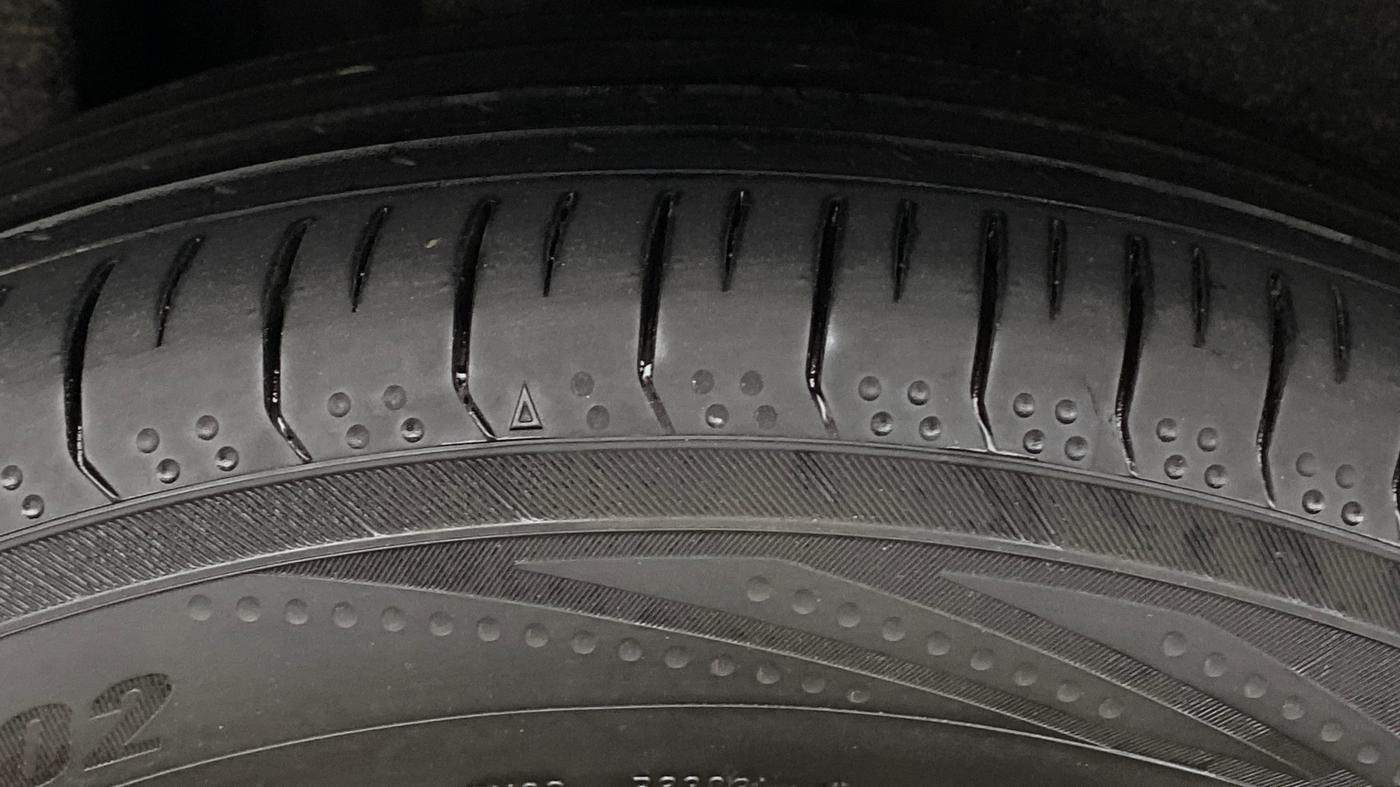 2021 Jeep Compass LIMITED (O) 1.4 PETROL DCT, Petrol, Automatic, 41,159 km, Right Rear Tyre Tread