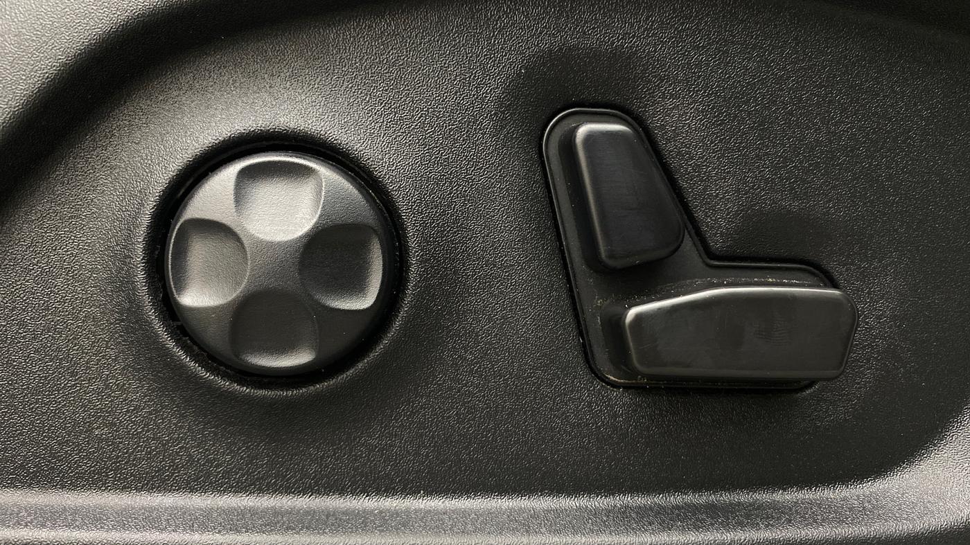 2021 Jeep Compass LIMITED (O) 1.4 PETROL DCT, Petrol, Automatic, 41,159 km, Driver Side Adjustment Panel