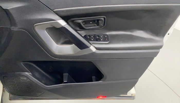 2019 Tata Harrier XM 2.0L KRYOTEC, Diesel, Manual, 65,523 km, Driver Side Door Panels Control