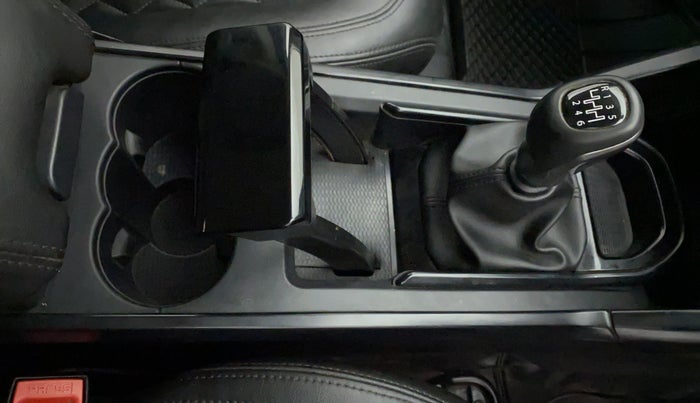 2019 Tata Harrier XM 2.0L KRYOTEC, Diesel, Manual, 65,523 km, Gear Lever