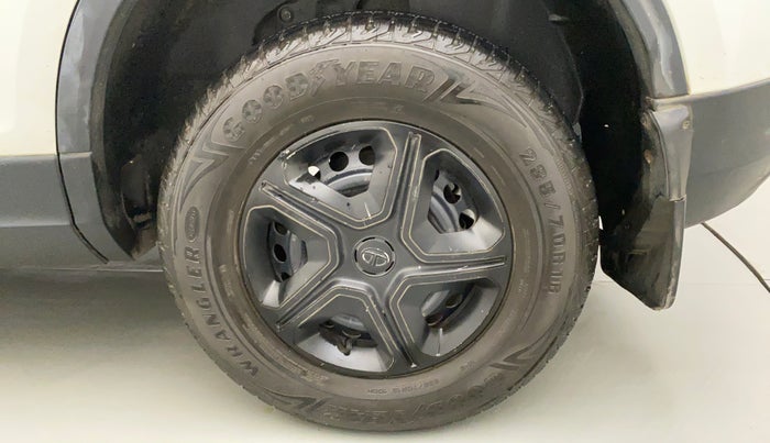2019 Tata Harrier XM 2.0L KRYOTEC, Diesel, Manual, 65,523 km, Left Rear Wheel