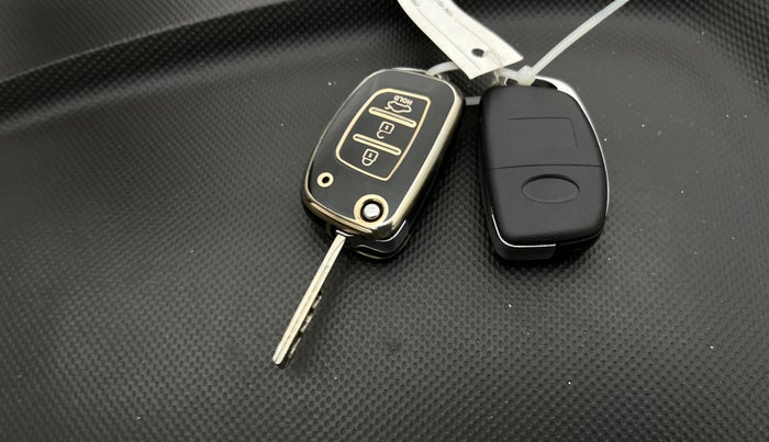 2016 Hyundai Verna 1.6 VTVT S, Petrol, Manual, 73,143 km, Key Close Up