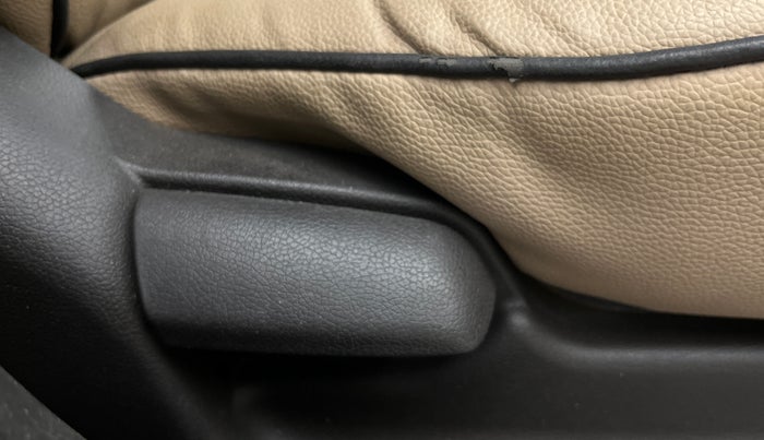 2016 Hyundai Verna 1.6 VTVT S, Petrol, Manual, 73,143 km, Driver Side Adjustment Panel