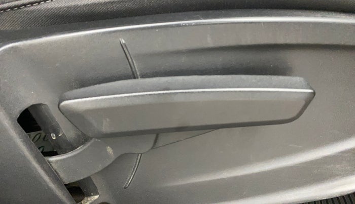 2023 Tata PUNCH CREATIVE  MT, Petrol, Manual, 18,835 km, Driver Side Adjustment Panel