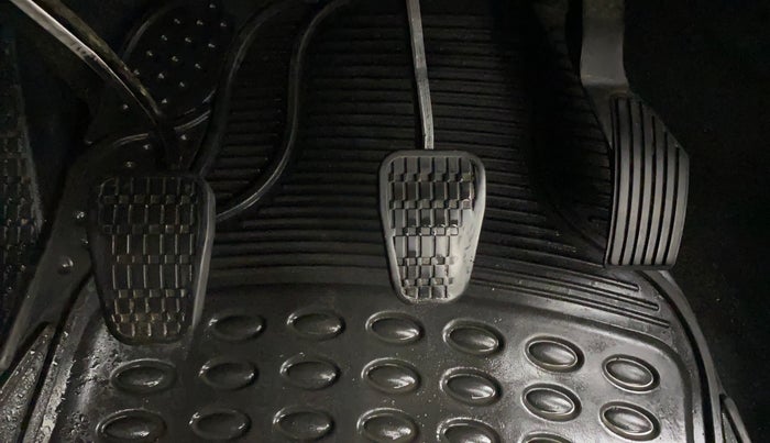 2023 Tata PUNCH CREATIVE  MT, Petrol, Manual, 18,835 km, Pedals